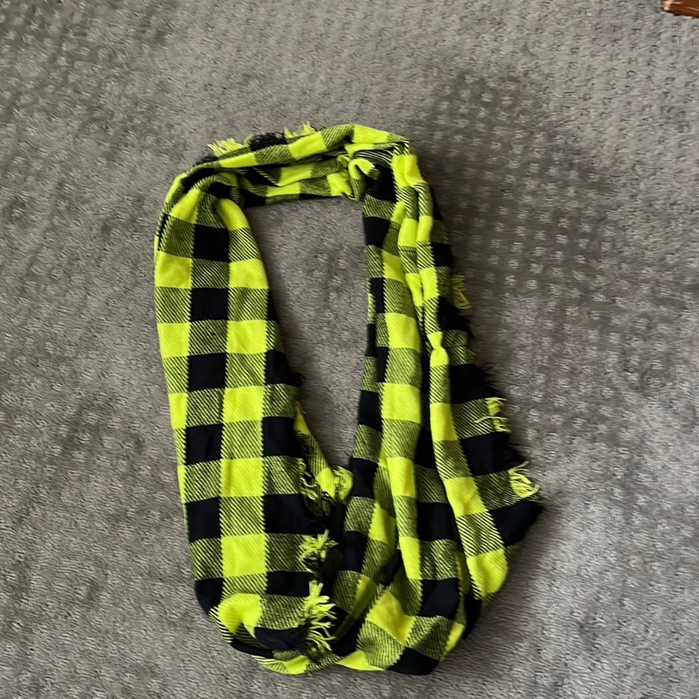 Steve Madden eternity scarf